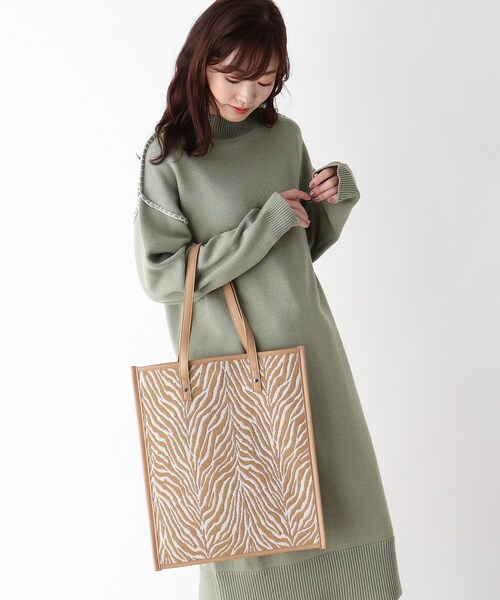 pink adobe(ピンクアドベ)の「◆スクエアトートバッグ(トートバッグ・レディース・ブラック/ライトベージュ/ブラウン/サンドベージュ・00)」の12枚目の写真