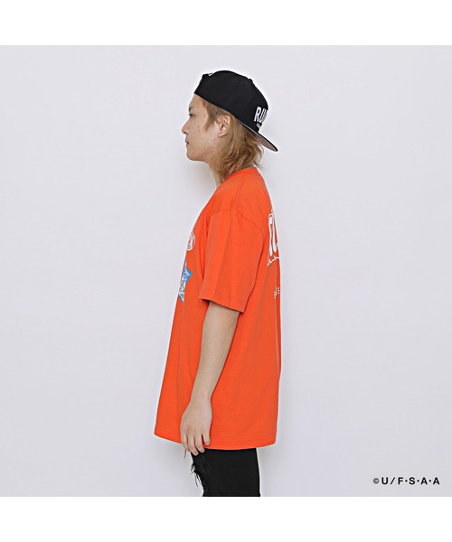 RUDIE'S(ルーディーズ)の「RUDIE'S x CRAYON SHINCHAN MICROPHONE-T / ルーディーズ × クレヨンしんちゃん マイクロフォン Tシャツ(Tシャツ/カットソー・メンズ・オレンジ/ブラック・M/L/XXL/S/XL)」の18枚目の写真