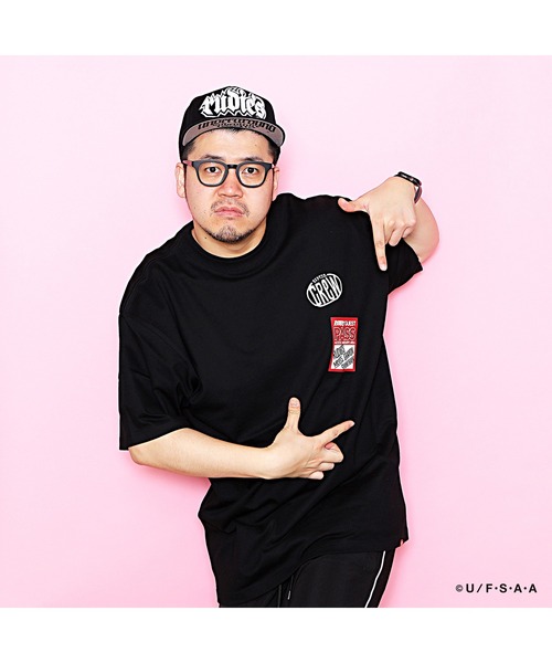 RUDIE'S(ルーディーズ)の「RUDIE'S x CRAYON SHINCHAN MICROPHONE-T / ルーディーズ × クレヨンしんちゃん マイクロフォン Tシャツ(Tシャツ/カットソー・メンズ・オレンジ/ブラック・M/L/XXL/S/XL)」の3枚目の写真