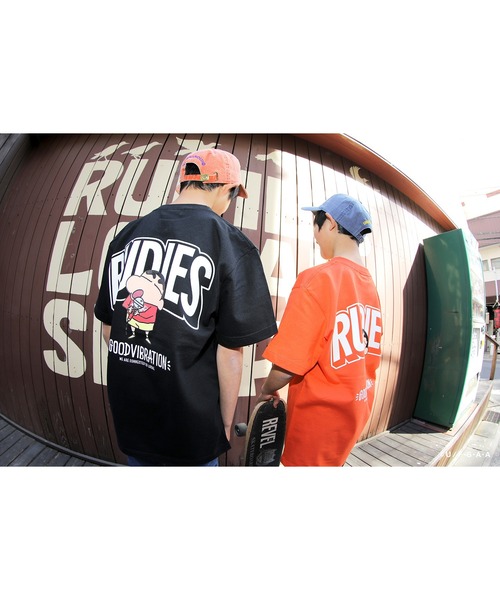 RUDIE'S(ルーディーズ)の「RUDIE'S x CRAYON SHINCHAN MICROPHONE-T / ルーディーズ × クレヨンしんちゃん マイクロフォン Tシャツ(Tシャツ/カットソー・メンズ・オレンジ/ブラック・M/L/XXL/S/XL)」の7枚目の写真