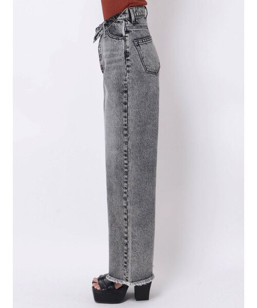 EMODA(エモダ)の「ロールハイウエストワイドジーンズ(デニムパンツ・レディース・ブラック/ライトブルー・SMALL/MEDIUM)」の14枚目の写真