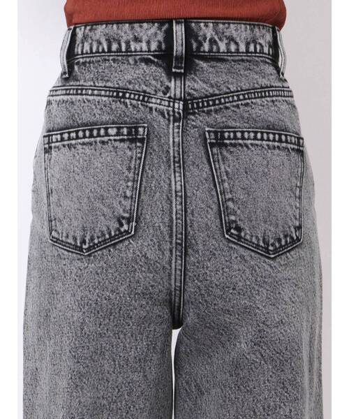 EMODA(エモダ)の「ロールハイウエストワイドジーンズ(デニムパンツ・レディース・ブラック/ライトブルー・SMALL/MEDIUM)」の17枚目の写真