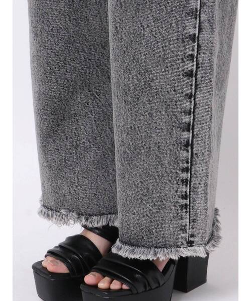 EMODA(エモダ)の「ロールハイウエストワイドジーンズ(デニムパンツ・レディース・ブラック/ライトブルー・SMALL/MEDIUM)」の22枚目の写真