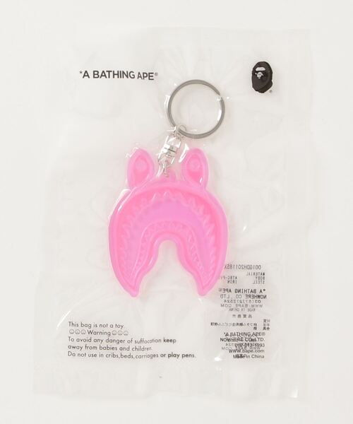 A BATHING APE（アベイシングエイプ）の「SHARK REFLECTIVE KEYCHAIN M（キーホルダー・メンズ・ブラック/グリーン/オレンジ/イエロー/ピンク/ホワイト・FREE）」の5枚目の写真