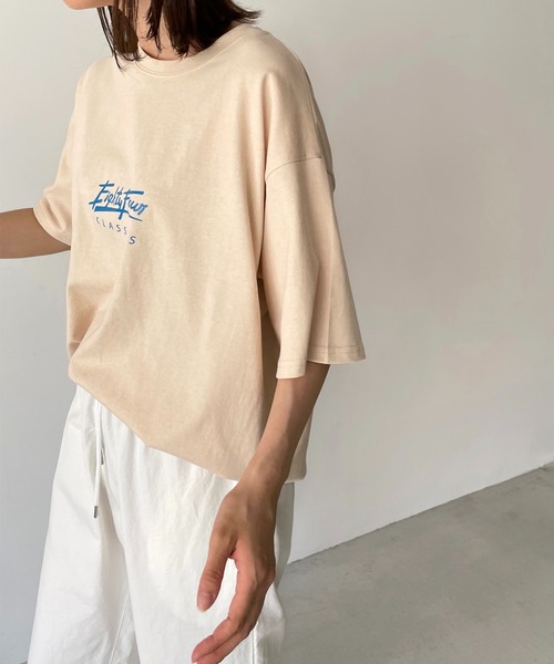 CANAL JEAN(キャナルジーン)の「via j(ヴィアジェイ) "Eighty Four"半袖Tシャツ(Tシャツ/カットソー・レディース・ベージュ/グリーン/ラベンダー・ONE SIZE)」の2枚目の写真