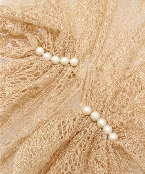 axes femme(アクシーズファム)の「ラメレーススカラップストール(マフラー・レディース・ブラック/ベージュ/ピンク/シルバー・MEDIUM)」の5枚目の写真
