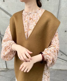 Vネックリバーベスト