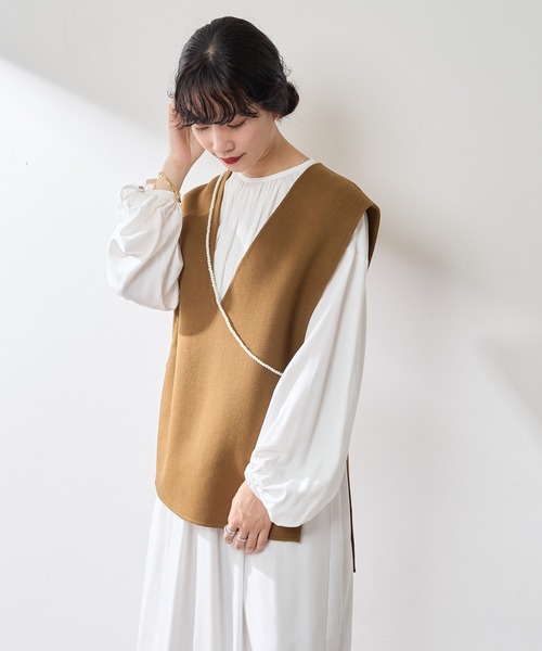 SHENERY（シーナリー）の「Vネックリバーベスト（ベスト・レディース・ブラウン/ネイビー・FREE）」の17枚目の写真