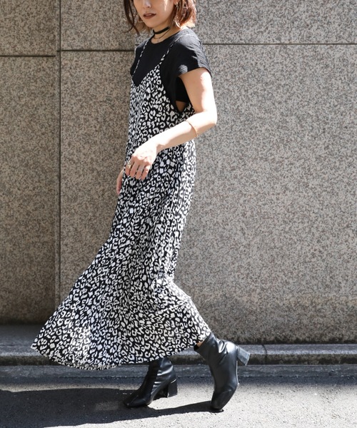 ap retro（アプレトロ）の「レオパードプリーツキャミロングワンピース【ZOZO限定アイテム】（ワンピース・レディース・ブラック/ブラウン・FREE）」の2枚目の写真