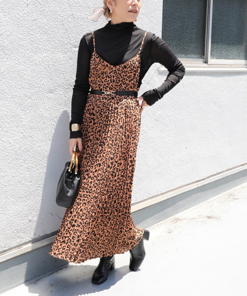 ap retro（アプレトロ）の「レオパードプリーツキャミロングワンピース【ZOZO限定アイテム】（ワンピース・レディース・ブラック/ブラウン・FREE）」の6枚目の写真