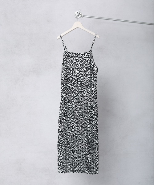 ap retro（アプレトロ）の「レオパードプリーツキャミロングワンピース【ZOZO限定アイテム】（ワンピース・レディース・ブラック/ブラウン・FREE）」の11枚目の写真