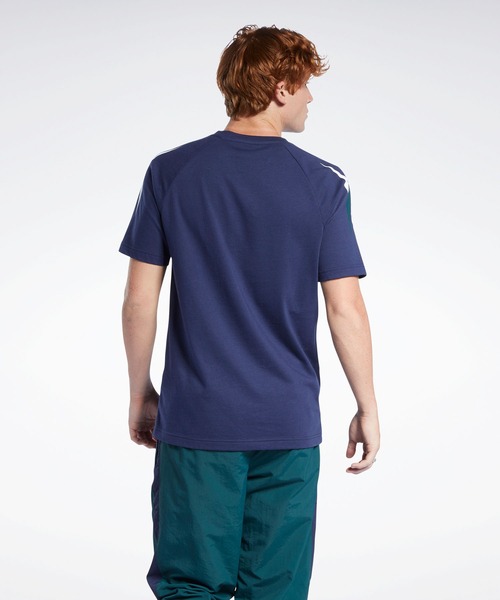 Reebok(リーボック)の「クラシックス ベクター Tシャツ / Classics Vector T-Shirt(Tシャツ/カットソー・メンズ・ホワイト/ブラック/ネイビー・SMALL/MEDIUM/LARGE/X-LARGE/XX-LARGE/X-SMALL/XXX-LARGE)」の21枚目の写真
