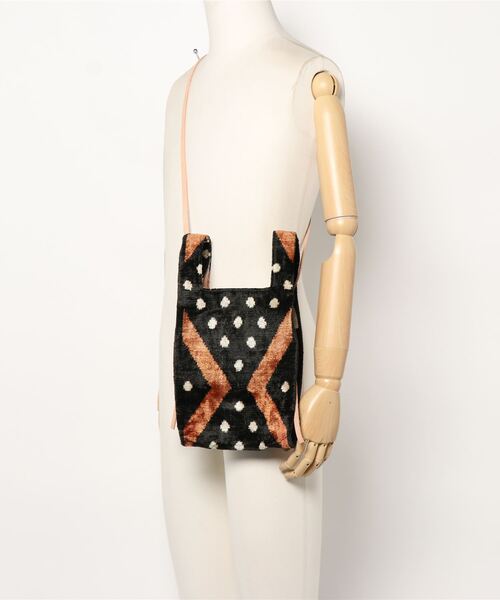 RIVE DROITE（リヴドロワ）の「【Kilim ARTS(キリムアーツ)】ベルベットマーケットバッグ（トートバッグ・レディース・レッド/ブラック・FREE）」の5枚目の写真