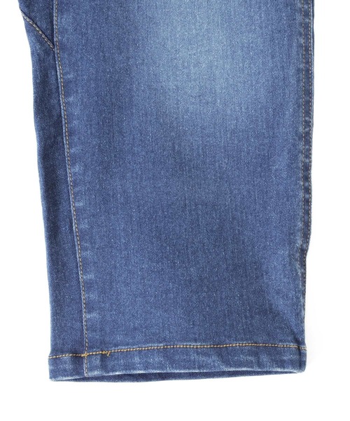 GLAZOS（グラソス）の「[テーパード]スーパーストレッチデニム・ベイカーポケットベルトデザイン７分丈パンツ（デニムパンツ・キッズ・インディゴブルー/ブルー・130cm/140cm/150cm/160cm/170cm）」の6枚目の写真