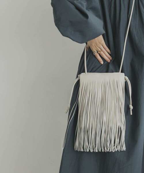 ADD CULUMN（アドカラム）の「ADD CULUMN　SILKY（ショルダーバッグ・レディース・ブラック/ピンク/アイボリー・-）」の4枚目の写真