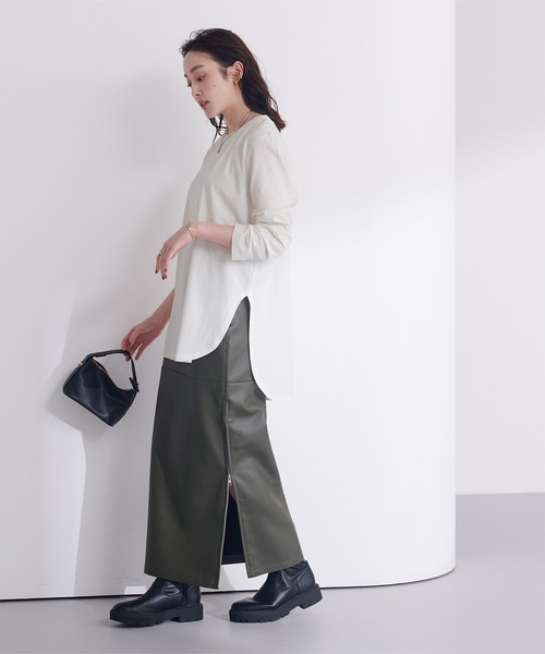 UR'S(ユアーズ)の「ラウンドネックカットソー(Tシャツ/カットソー・レディース・オフホワイト/ブラック・S/M/L)」の19枚目の写真