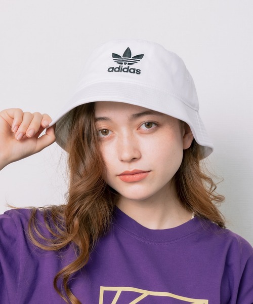 adidas（アディダス）の「adidas/アディダス HERI BUCKET HAT AC バケットハット 刺繍 トレフォイル モノトーン ユニセックス（ハット・メンズ・ホワイト/ブラック/ライトピンク・57/60/54/51）」の13枚目の写真