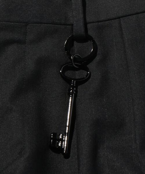 DRESSEDUNDRESSED（ドレスドアンドレスド）の「＜DRESSEDUNDRESSED＞ MBL PIN PRTRT TRS/パンツ（スラックス・メンズ・ネイビー・2/3）」の2枚目の写真