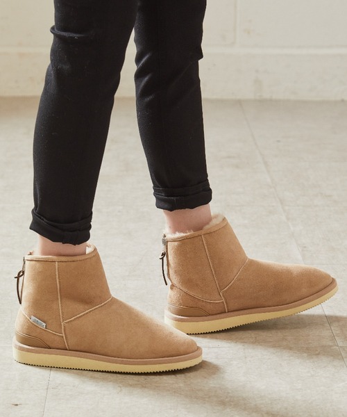 OUVRAGE CLASSE（ウヴラージュクラス）の「【SUICOKE/スイコック】ムートンブーツ（ブーツ・レディース・ベージュ/ブラウン・SMALL/MEDIUM/LARGE）」の2枚目の写真