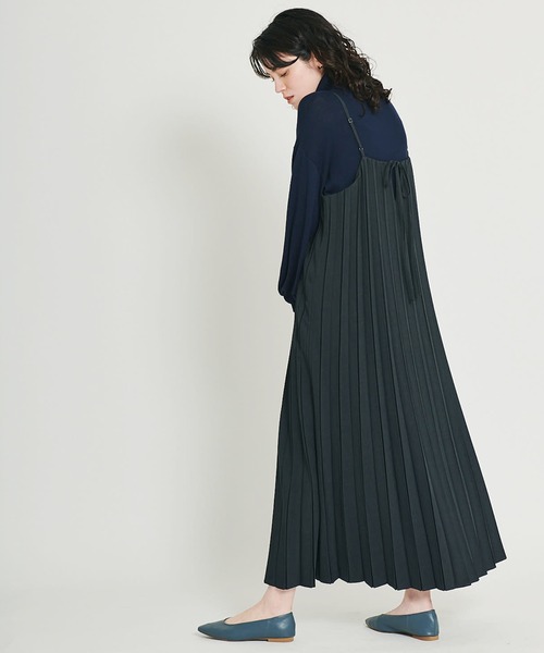 ikka(イッカ)の「√M ルートエム プリーツワンピース(ワンピース・レディース・モカ/チャコールグレー・M/L)」の15枚目の写真