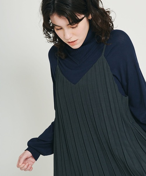 ikka(イッカ)の「√M ルートエム プリーツワンピース(ワンピース・レディース・モカ/チャコールグレー・M/L)」の22枚目の写真