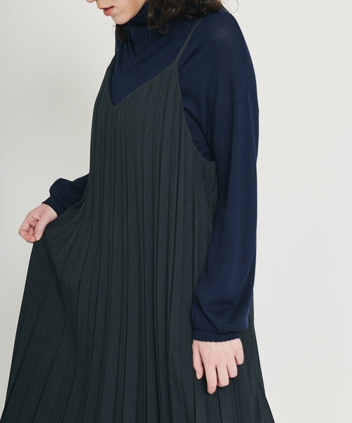 ikka(イッカ)の「√M ルートエム プリーツワンピース(ワンピース・レディース・モカ/チャコールグレー・M/L)」の19枚目の写真