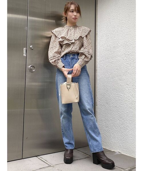 dazzlin（ダズリン）の「ビッグカラー付ボリュームブラウス（シャツ/ブラウス・レディース・オフホワイト/ベージュ/その他1・FREE）」の12枚目の写真