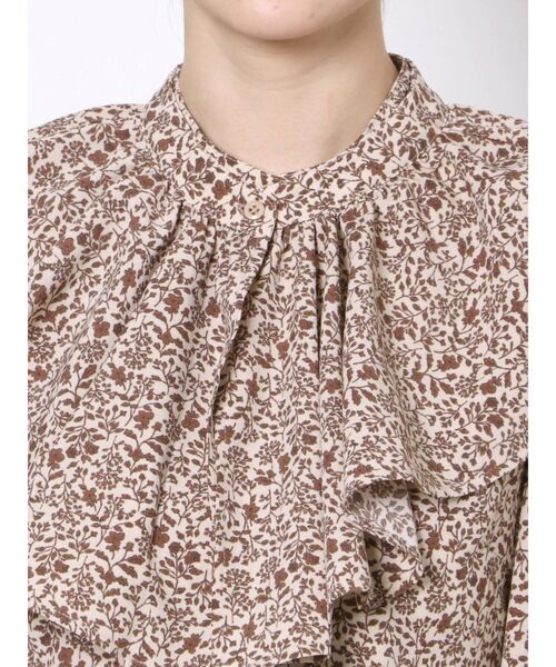 dazzlin（ダズリン）の「ビッグカラー付ボリュームブラウス（シャツ/ブラウス・レディース・オフホワイト/ベージュ/その他1・FREE）」の17枚目の写真