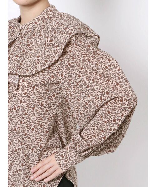 dazzlin（ダズリン）の「ビッグカラー付ボリュームブラウス（シャツ/ブラウス・レディース・オフホワイト/ベージュ/その他1・FREE）」の13枚目の写真