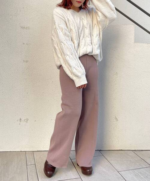 MAJESTIC LEGON(マジェスティックレゴン)の「マシュマロモールVネックニット(ニット/セーター・レディース・ブラック/グレー/アイボリー/ピンクベージュ・MEDIUM)」の17枚目の写真