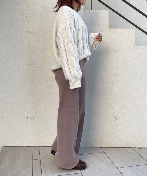 MAJESTIC LEGON(マジェスティックレゴン)の「マシュマロモールVネックニット(ニット/セーター・レディース・ブラック/グレー/アイボリー/ピンクベージュ・MEDIUM)」の18枚目の写真