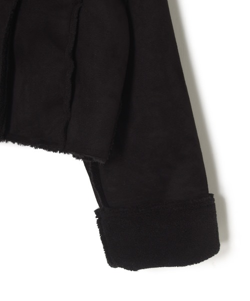 w closet（ダブルクローゼット）の「エコスエードムートンW前ショートジャケット（ムートンコート・レディース・ブラック/モカ/ライトベージュ・FREE）」の5枚目の写真