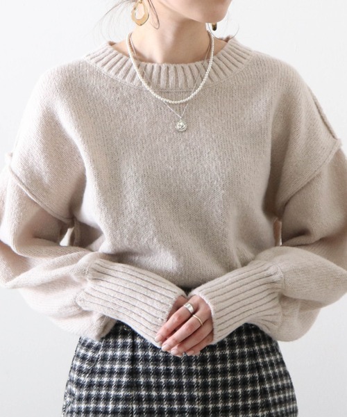 Cheek（チーク）の「ドロップショルダークルーニット（ニット/セーター・レディース・イエロー/ブルー/チャコールグレー/グレイッシュベージュ・MEDIUM）」の2枚目の写真