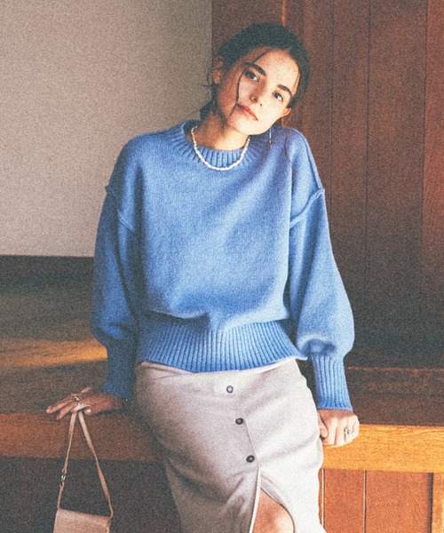 Cheek（チーク）の「ドロップショルダークルーニット（ニット/セーター・レディース・イエロー/ブルー/チャコールグレー/グレイッシュベージュ・MEDIUM）」の3枚目の写真