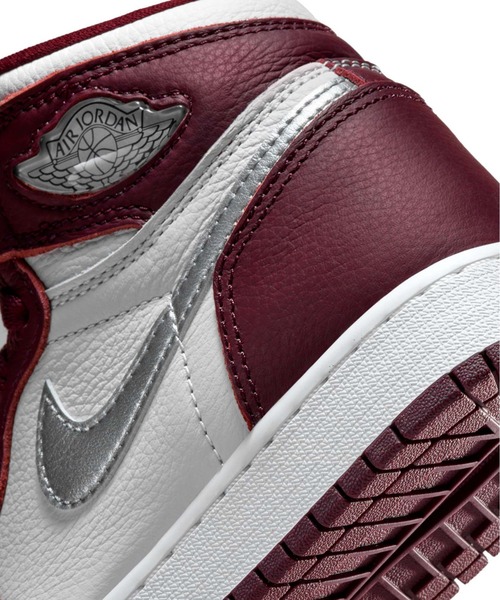 UNION(ユニオン)の「NIKE AIR JORDAN 1 RETRO HIGH OG(スニーカー・メンズ・ボルドー・23.5cm/24.5cm/23.0cm/24.0cm/25.0cm)」の4枚目の写真