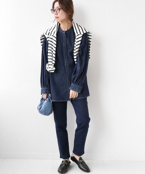 JOURNAL STANDARD relume（ジャーナルスタンダード　レリューム）の「デニムボリュームスリーブブラウス◆（シャツ/ブラウス・レディース・ネイビー・FREE）」の2枚目の写真