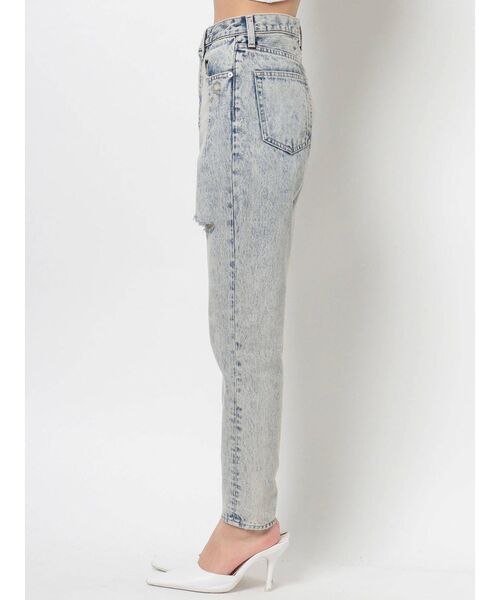 GYDA（ジェイダ）の「【セットアップ着用可】ハイウエスト タックデザインペグトップデニムパンツ（デニムパンツ・レディース・ライトブルー/ブルー/アイボリー・SMALL/MEDIUM）」の4枚目の写真