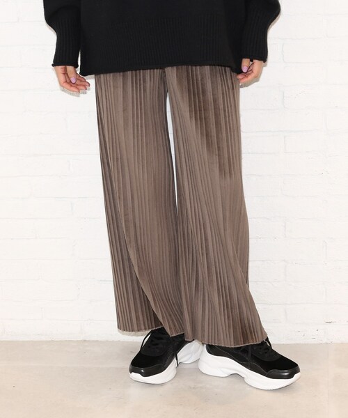 Cutie Blonde（キューティーブロンド）の「◆【S-L】トレンド起毛プリーツパンツ（その他パンツ・レディース・ブラック/グリーン/ブラック系/ダークブラウン系/ブラウン系その他2・01/03/02）」の4枚目の写真