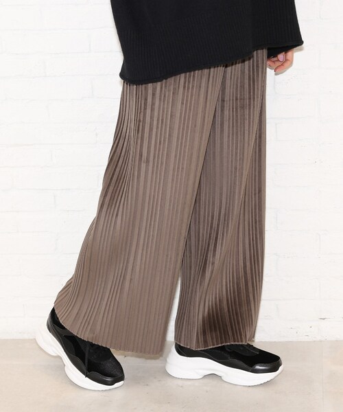 Cutie Blonde（キューティーブロンド）の「◆【S-L】トレンド起毛プリーツパンツ（その他パンツ・レディース・ブラック/グリーン/ブラック系/ダークブラウン系/ブラウン系その他2・01/03/02）」の12枚目の写真