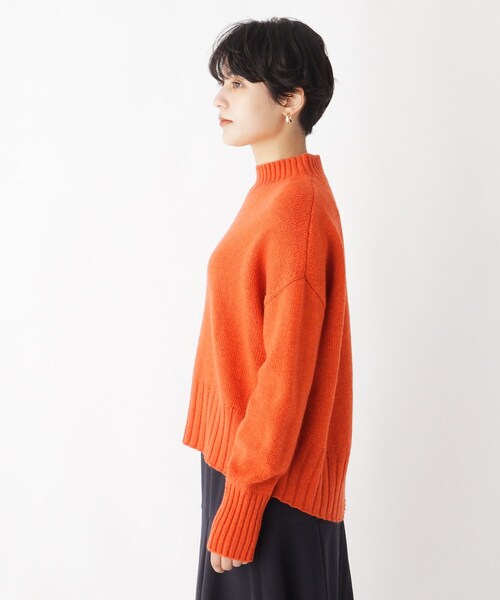 AG by aquagirl（エージーバイアクアガール）の「◆ラムウールナイロンハイネックニット【WEB限定カラー・サイズ】（ニット/セーター・レディース・オフホワイト/ダークグレー/ダークオレンジ/黄緑系8・40/38/36）」の6枚目の写真