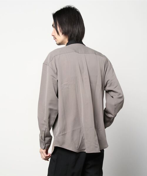ANPAS（アンパス）の「Natural Stretch Oversize Pleated Switching Shirt/ナチュラルストレッチ オーバーサイズ プリーツ切り替えシャツ（シャツ/ブラウス・メンズ・チャコールグレー/ブルー/グレイッシュベージュ・M/L）」の11枚目の写真