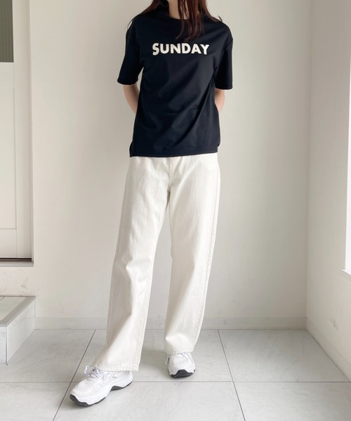 everycoco(エブリーココ)の「SUNDAYロゴTEE◇(Tシャツ/カットソー・レディース・ホワイト/ブラック・FREE)」の11枚目の写真