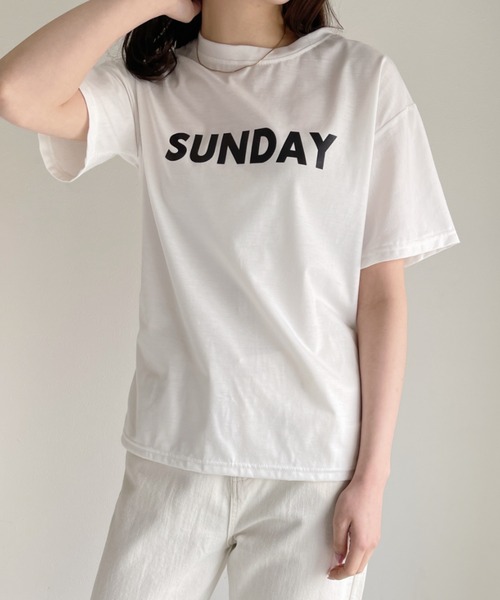 everycoco(エブリーココ)の「SUNDAYロゴTEE◇(Tシャツ/カットソー・レディース・ホワイト/ブラック・FREE)」の4枚目の写真