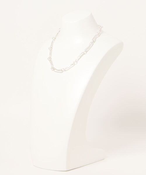LOWRYS FARM（ローリーズファーム）の「ボリュームパーツチェーンネックレス　272324（ネックレス・レディース・シルバー/ゴールド・FREE）」の3枚目の写真