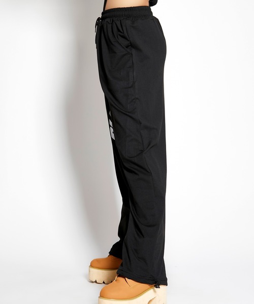 babyShoop（ベイビーシュープ）の「ロゴ入りジョガーパンツ（デニムパンツ・レディース・ブラック/グレー・FREE）」の6枚目の写真