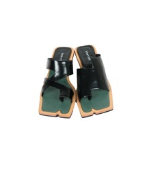 アシンメトリートングミュール