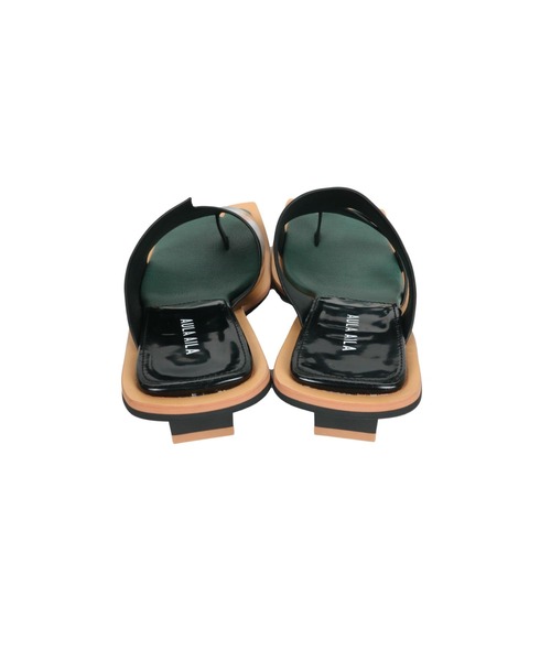 AULA AILA（アウラアイラ）の「アシンメトリートングミュール（サンダル・レディース・ホワイト/ブラック/シルバー・36.5/37.5/35.5）」の16枚目の写真