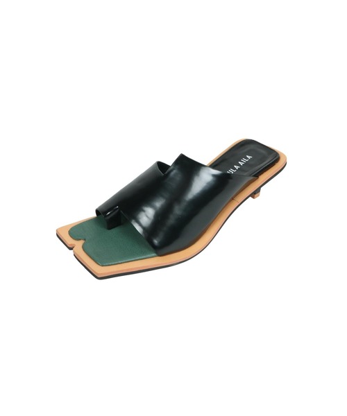 AULA AILA（アウラアイラ）の「アシンメトリートングミュール（サンダル・レディース・ホワイト/ブラック/シルバー・36.5/37.5/35.5）」の17枚目の写真