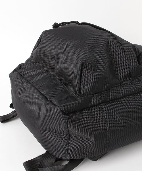 NEW ERA(ニューエラ)の「NEW ERA/ニューエラ Child キッズ ライトパック 11L ワードマーク ブラック バックパック リュック 13061347(バックパック/リュック・キッズ・ブラック・FREE)」の4枚目の写真