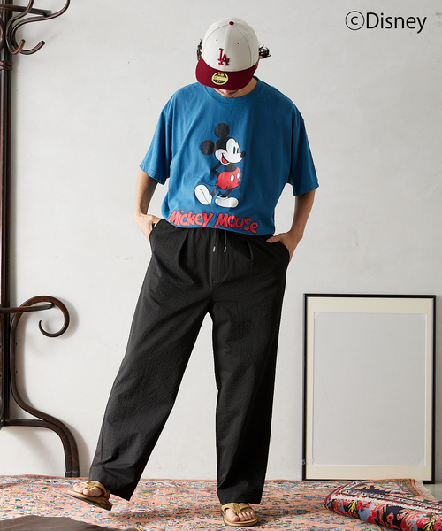 JOURNAL STANDARD relume（ジャーナルスタンダード　レリューム）の「【Disney / ディズニー】別注 〈ミッキーマウス〉Tシャツ（Tシャツ/カットソー・メンズ・ホワイト/グレー/カーキ/ピンク/ブルー・LARGE/XX-LARGE）」の6枚目の写真